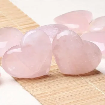 Coração em Forma de Rosa cor-de-Rosa Natural Cristal de Quartzo Charme Pedra Esculpida Palm Amor Cura de pedra para Diy Jóias Artesanais Fazer